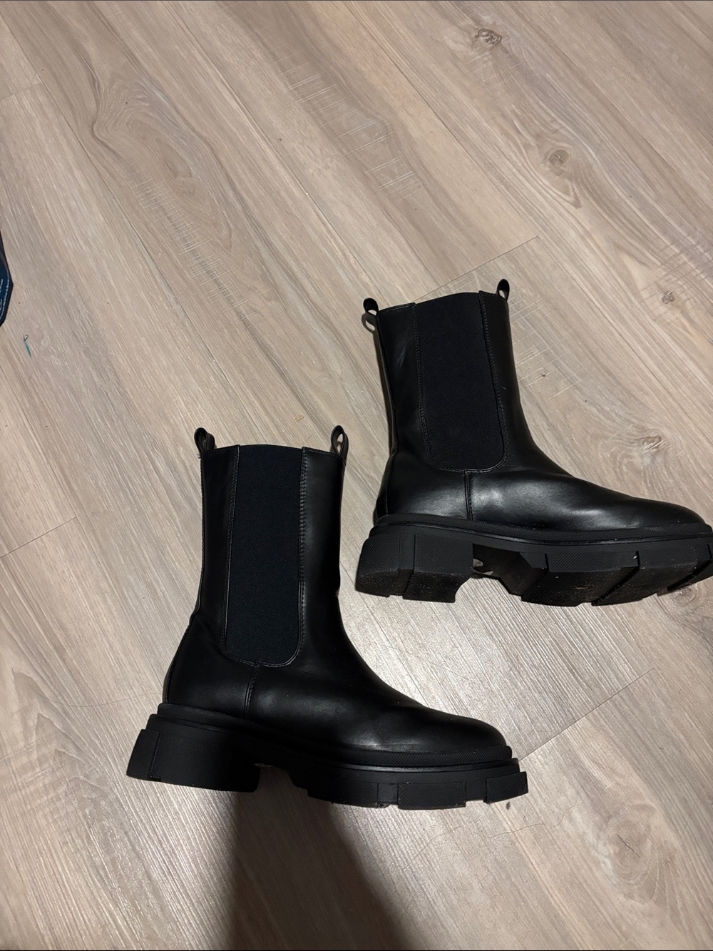 Missguided Black Chunky Chelsea Lug Boots